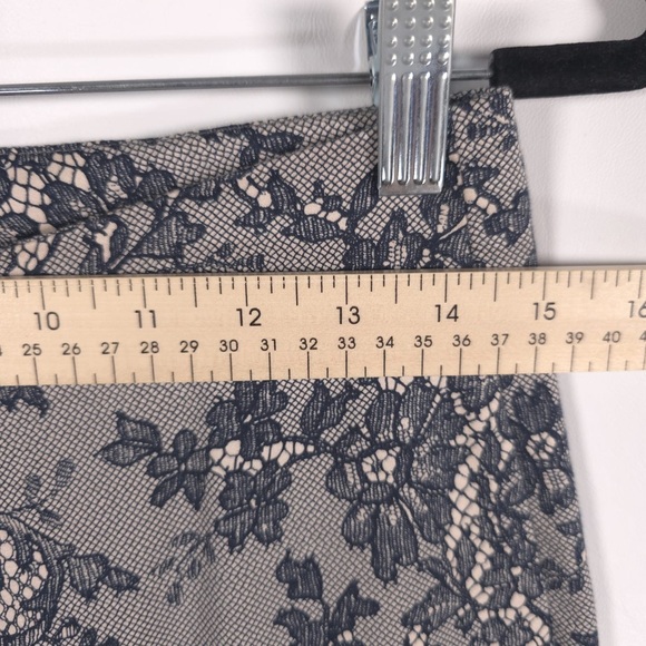 Signé‎ PARIS MADE IN FRANCE 🇫🇷 Floral Lace Pants Trousers Size 40 US 8 - Picture 3 of 12